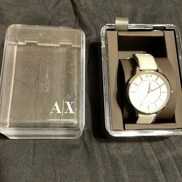 Armani FAST SHIPPING - Picture 1 of 5